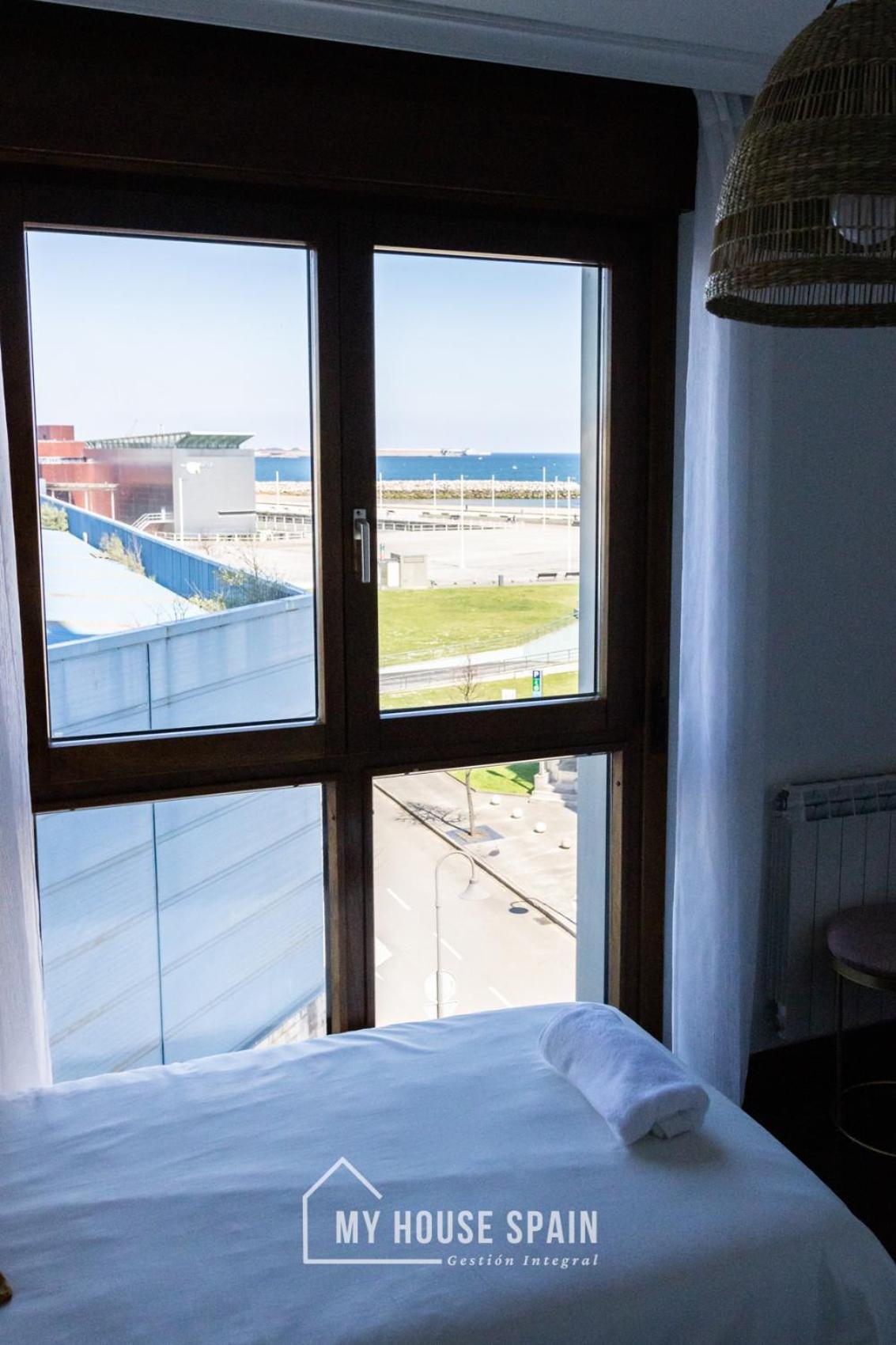 Myhousespain - Playa De Poniente, Con Vistas Al Mar Y Parking Gratuito Apartamento *